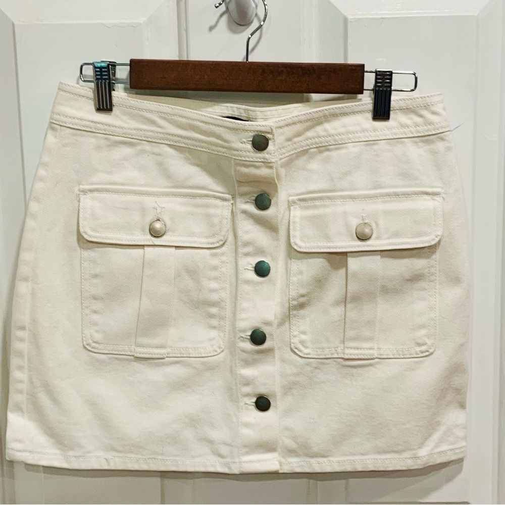 Forever 21 white denim skirt Medium NWT